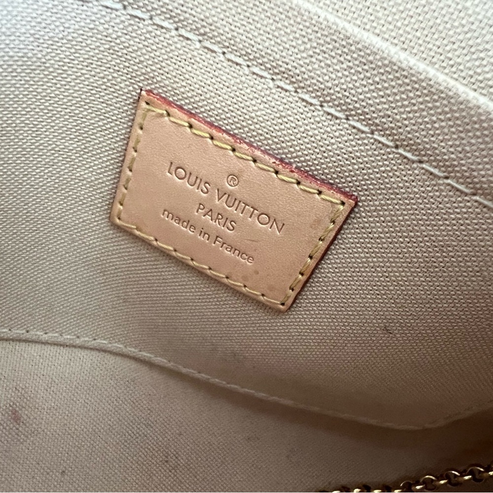 Louis Vuitton - Picture 3 of 6